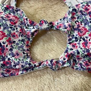 NWOT Garage Floral Bikini Top M